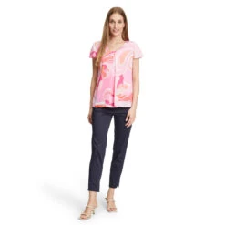 Betty Barclay Damen Kurzarm Bluse Pink Rose Print 11 Betty Barclay Damen Kurzarm Bluse Pink Rose Print -Modezauber Günstiges Geschäft betty barclay bluse kurzarm pink orange rosa 4843 ansicht model