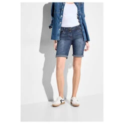 Cecil Scarlett Jeans Shorts Mid Blue Used Washed 14 Cecil Scarlett Jeans Shorts Mid Blue Used Washed -Modezauber Günstiges Geschäft cecil jeans scarlett shorts mid blue 10235 model vorne