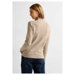 Cecil Damen Strickjacke Cosy Structured Zip Cardigan Hazelnut Melange 7 Cecil Damen Strickjacke Cosy Structured Zip Cardigan Hazelnut Melange -Modezauber Günstiges Geschäft cecil strickjacke hazelnut melange 15251 model hinten