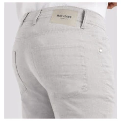 MAC Arne Baumwollhose Light Aluminium Structure 14 MAC Arne Baumwollhose Light Aluminium Structure -Modezauber Günstiges Geschäft mac jeans arne grau 033 model detail hinten
