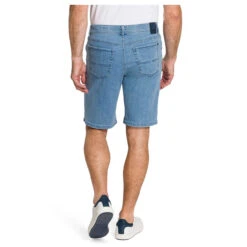 Pioneer Finn Jeans Bermuda Megaflex Sky Blue -Modezauber Günstiges Geschäft pioneer jeans finn megaflex shorts blau 6851 ansicht model hinten