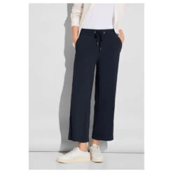 Street One Emee Wide Leg 7/8 Hose Deep Blue 10 Street One Emee Wide Leg 7/8 Hose Deep Blue -Modezauber Günstiges Geschäft street one jeans emee solid wide leg blau 11238 model vorne