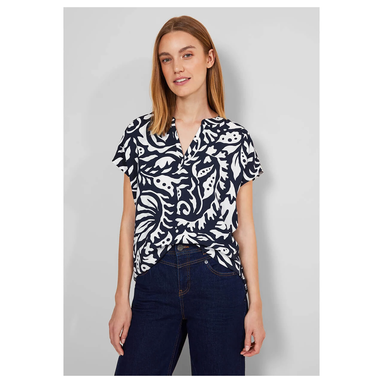 Street One Damen Kurzarm Bluse Splitneck Deep Blue 2 Street One Damen Kurzarm Bluse Splitneck Deep Blue – Bild 2