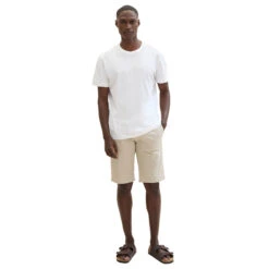 Tom Tailor Chino Baumwoll Bermuda Beige Structure Print 13 Tom Tailor Chino Baumwoll Bermuda Beige Structure Print -Modezauber Günstiges Geschäft tom tailor jeans slim printed chino shorts beige 34671 model vorne